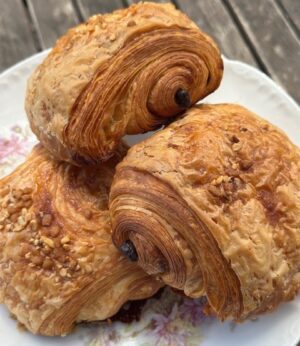 Pain au chocolat et au caramel beurre salé